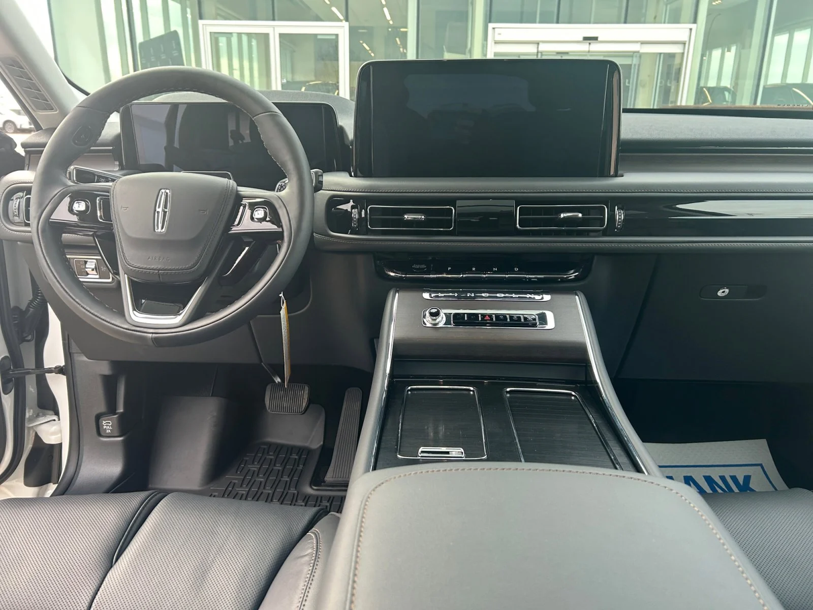 New 2026 Pristine White Metallic Tri-Coat Lincoln Reserve image 20