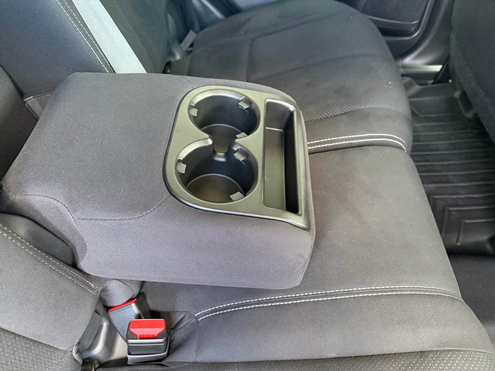 Used 2020 Brilliant Silver Metallic Nissan SV image 31