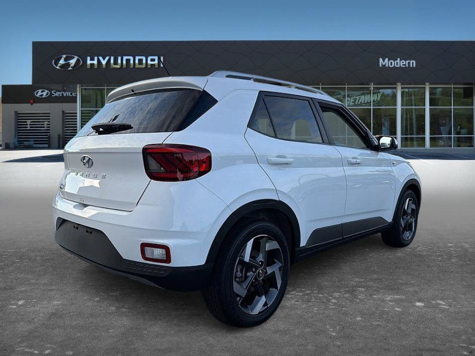 Used 2026 Lunar White Hyundai SEL image 4