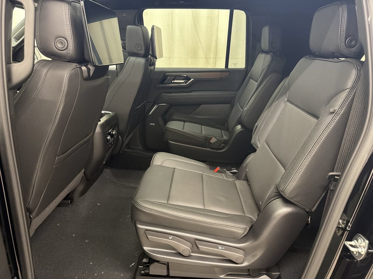 2027 GMC Yukon XL Denali - Photo 19