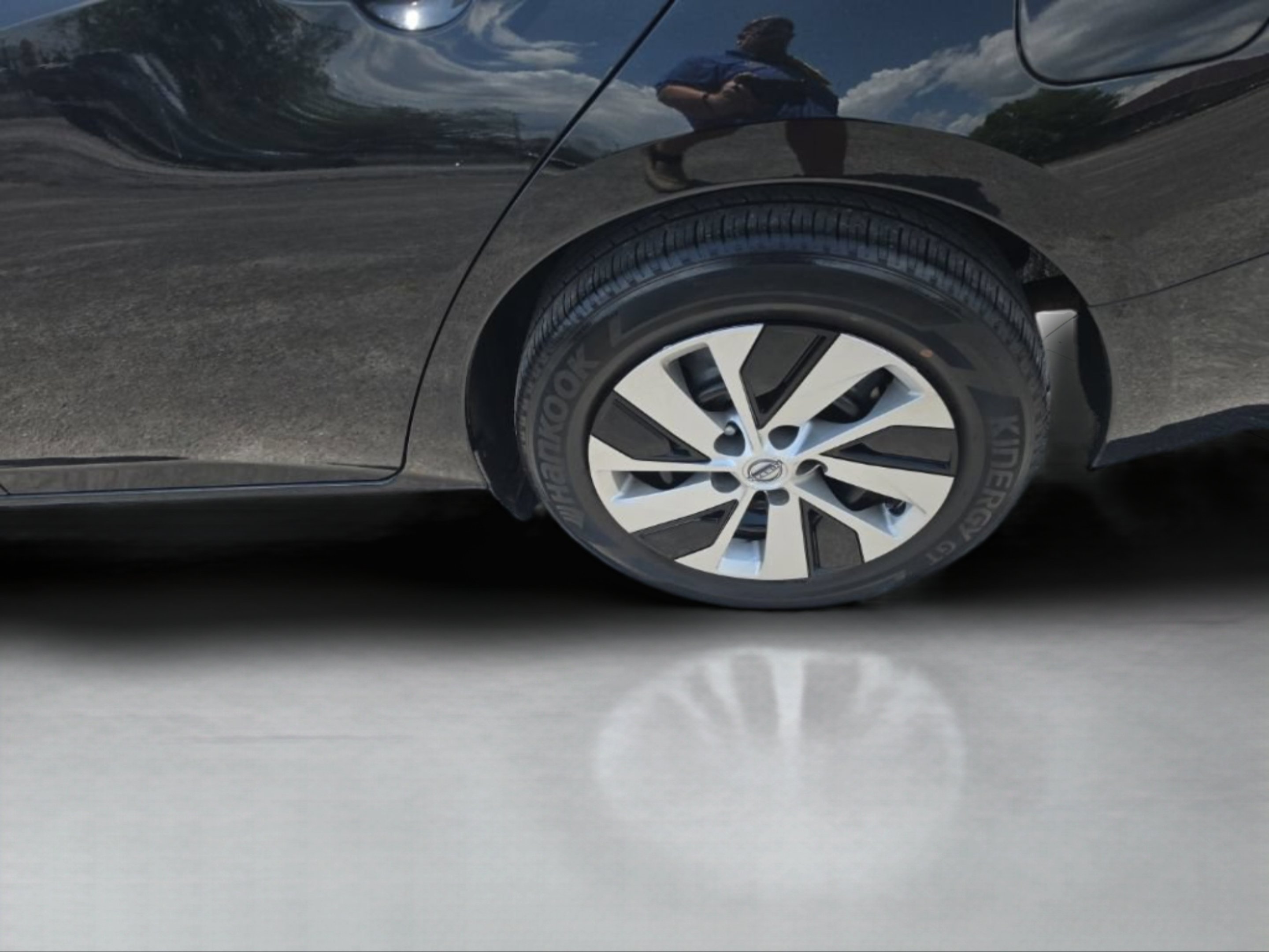 Used 2023 Black Nissan S FWD image 31