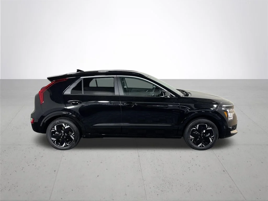 New 2026 Aurora Black Pearl Kia WIND image 5