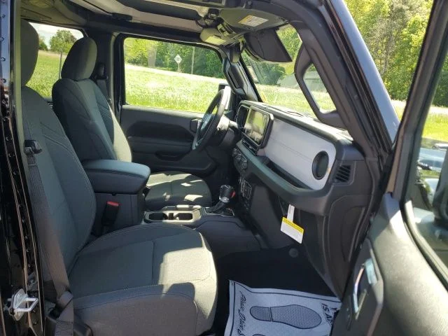 New 2026 Black Clear-Coat Exterior Paint Jeep Sport S image 24