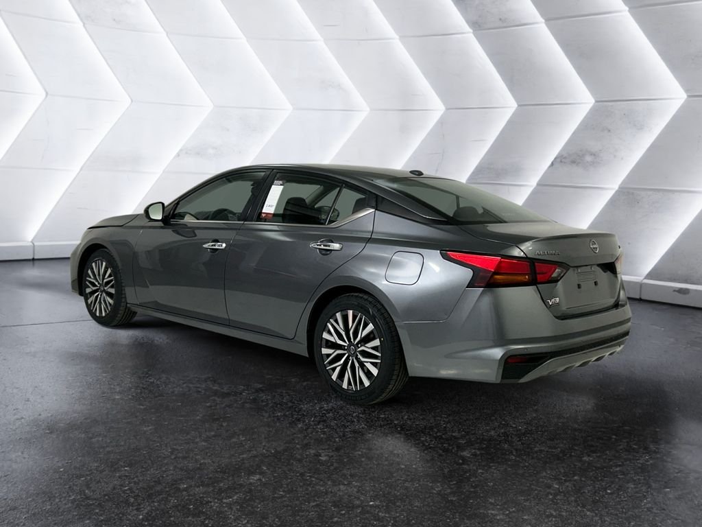 Used 2024 Gray Nissan 2.5 SV image 6