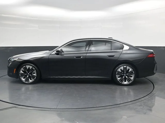 Used 2025 Gray BMW eDrive40 image 9
