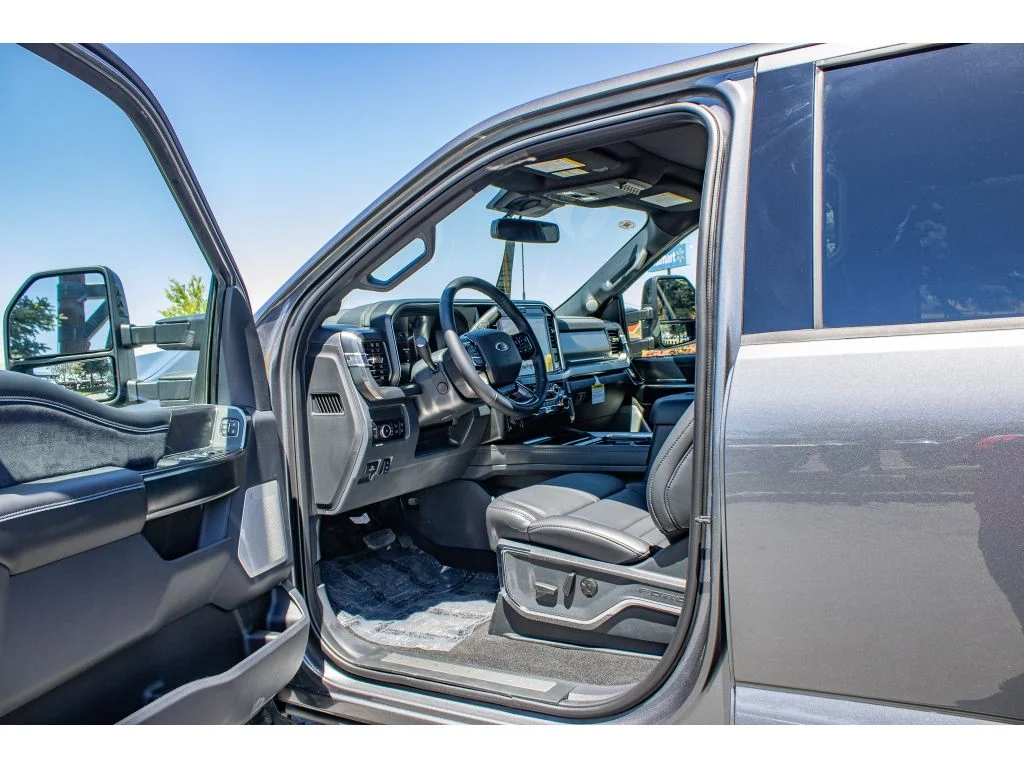 New 2026 Carbonized Gray Metallic Ford Platinum image 32