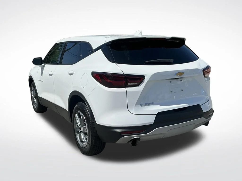 Used 2024 White Chevrolet LT image 6