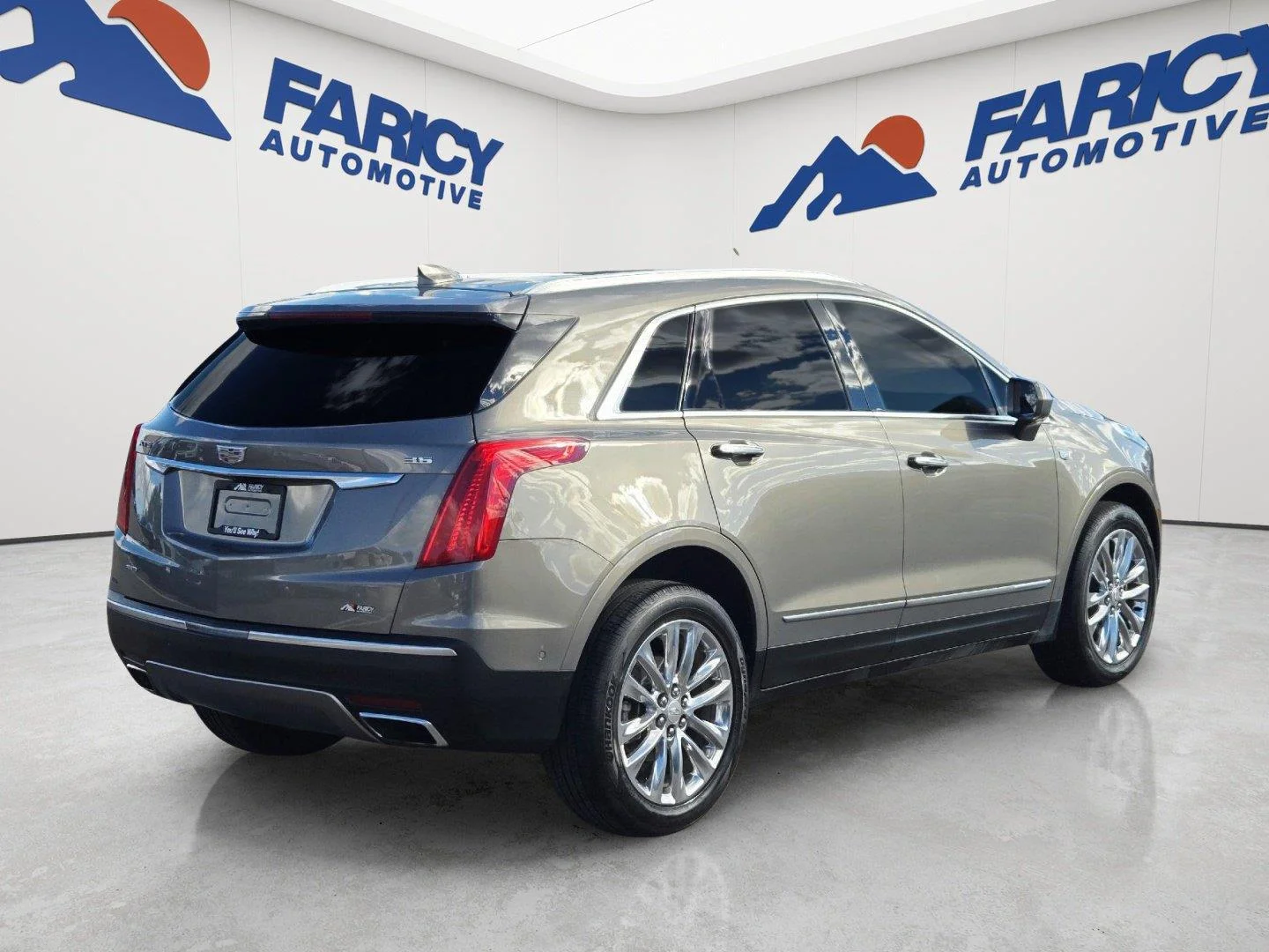 Used 2019 Bronze Dune Metallic Cadillac Platinum AWD image 5