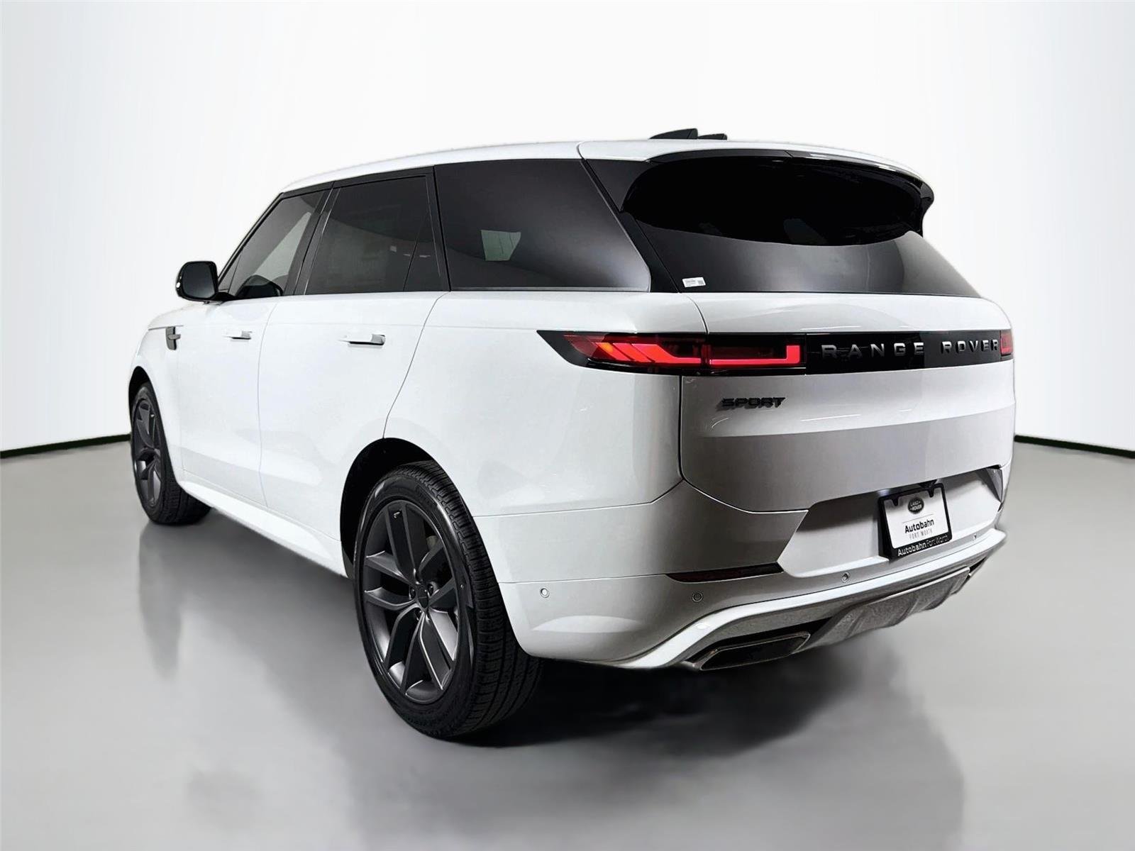 New 2026 Fuji White Land Rover Dynamic SE image 7
