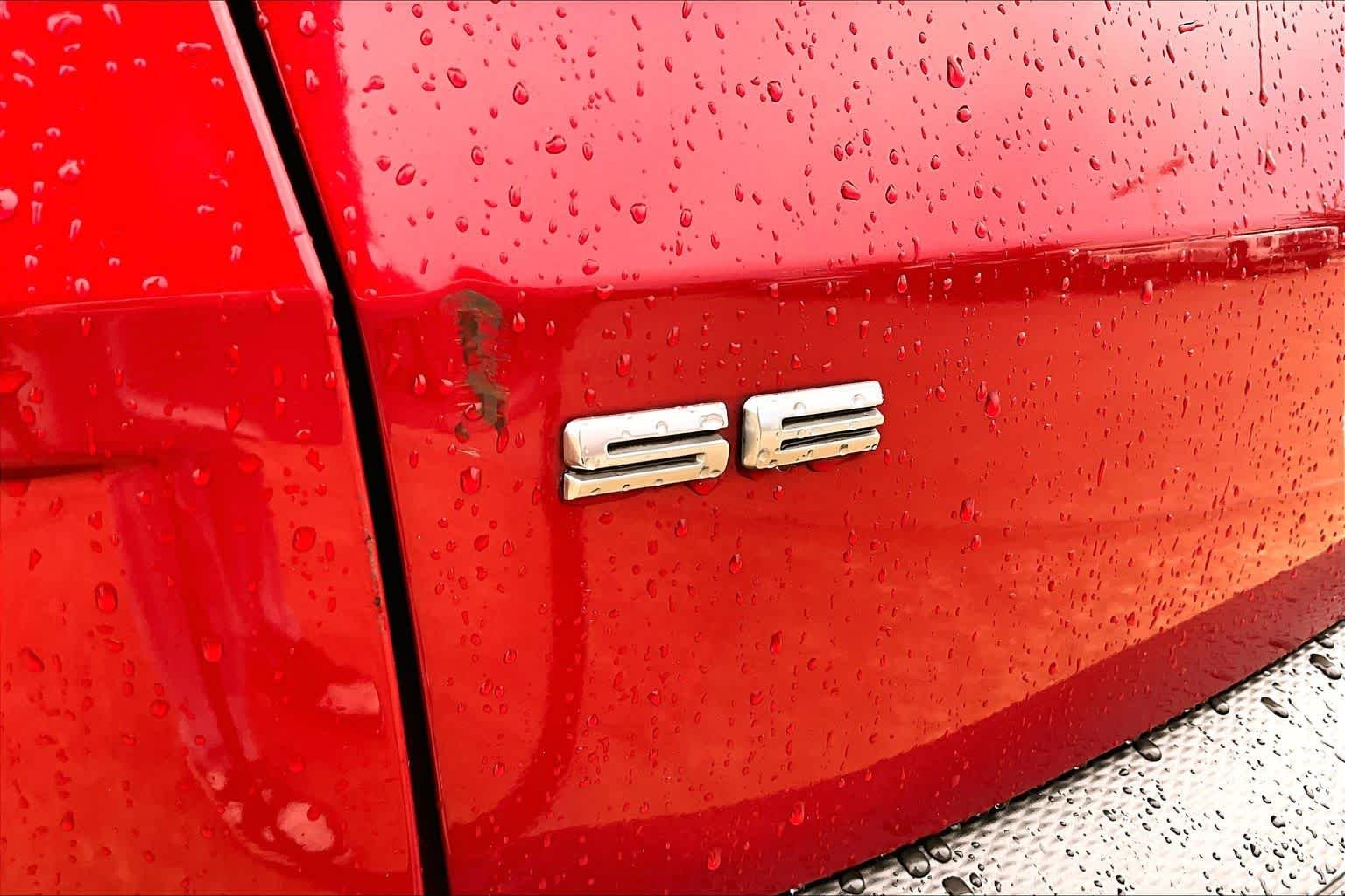 Used 2020 Rapid Red Metallic Tinted Clearcoat Ford SE image 28
