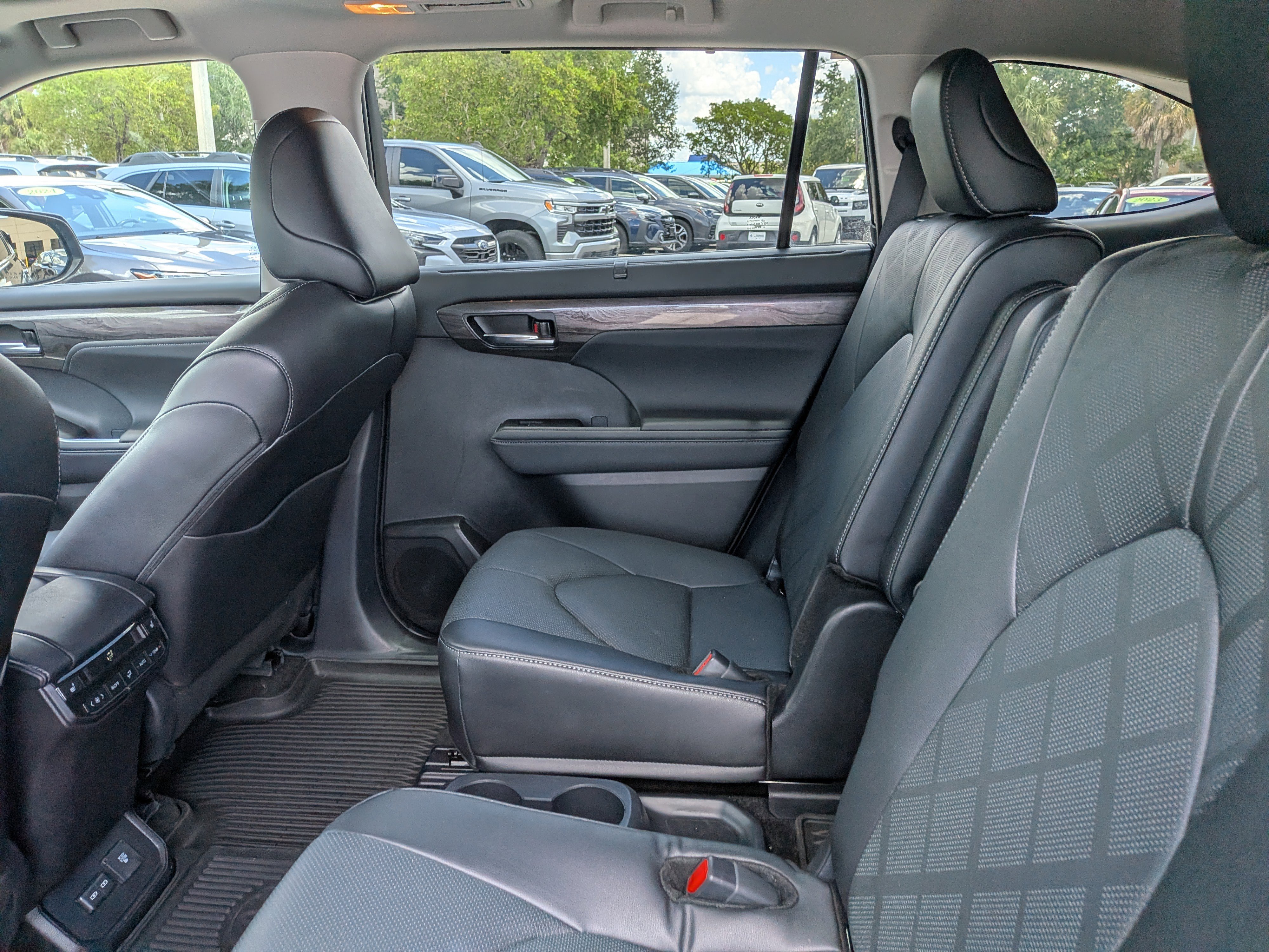 2024 Toyota Highlander Platinum - Photo 15