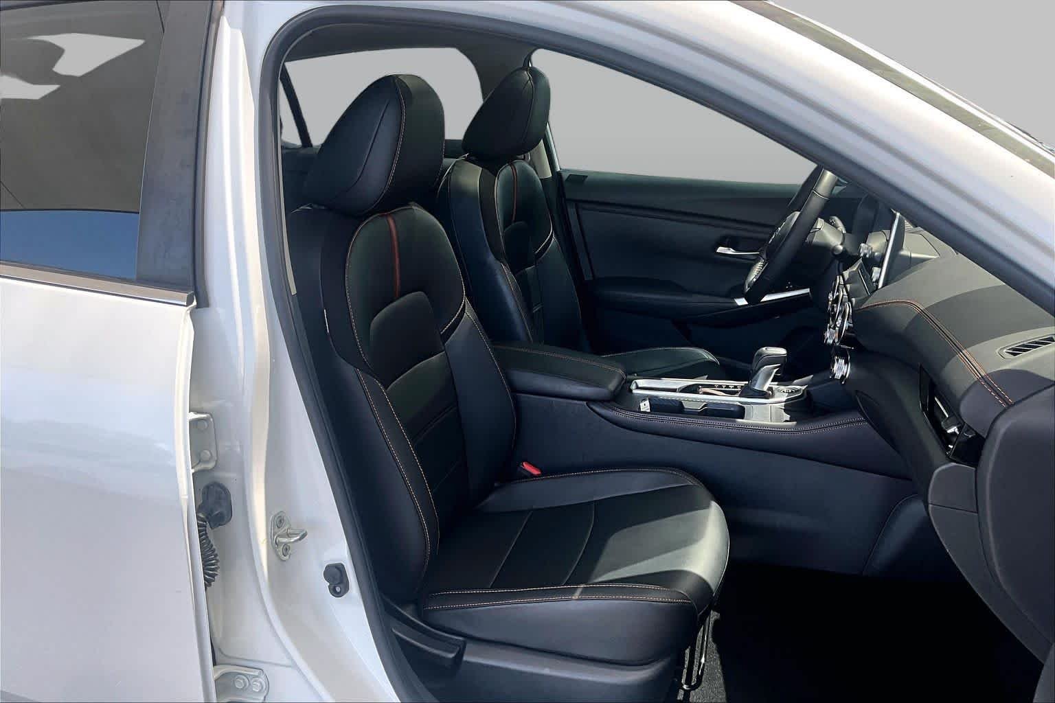 Used 2023 Aspen White Tricoat Nissan SR image 9