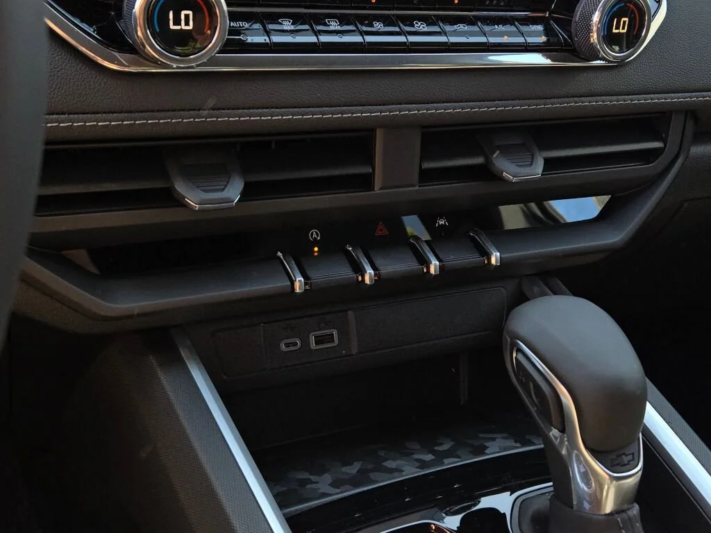 New 2026 Black Chevrolet LT image 27