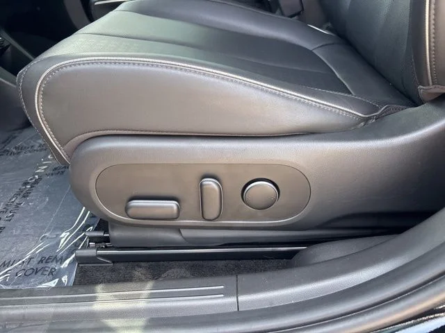 Used 2023 Abyss Black Hyundai SEL image 13
