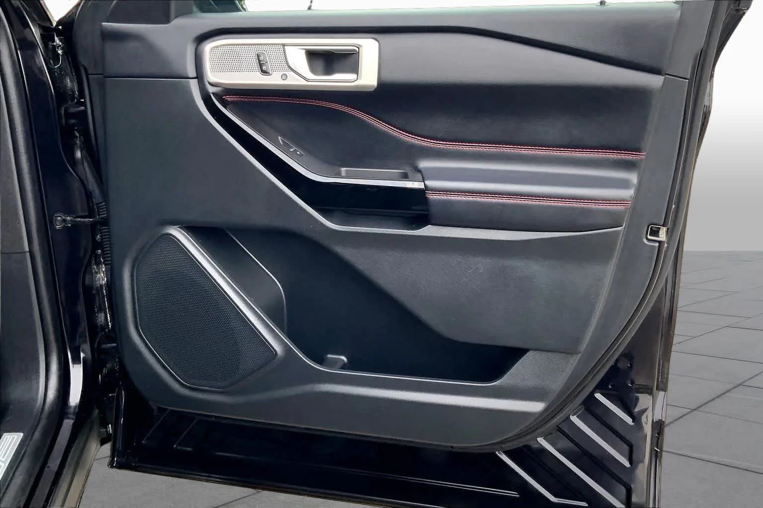 Used 2023 Agate Black Ford ST-Line image 23