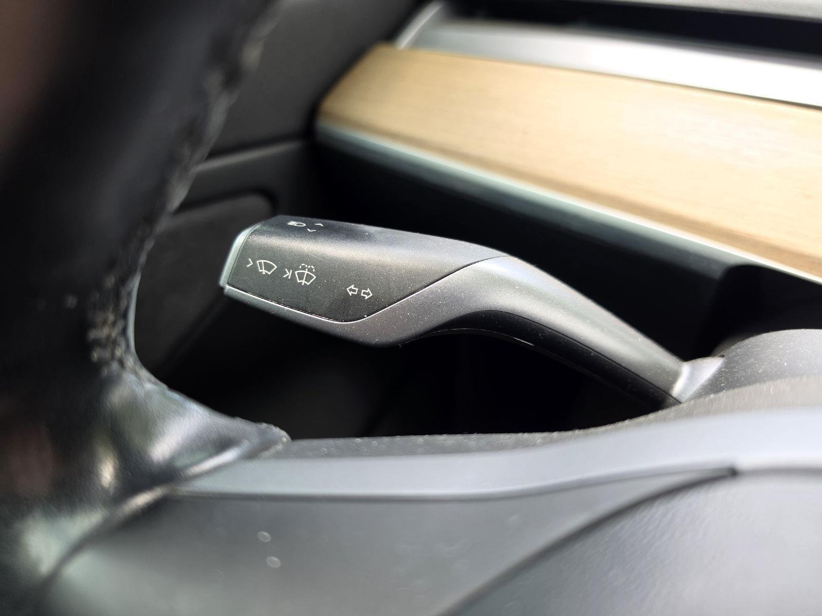 Used 2018  Tesla Long Range Battery image 39