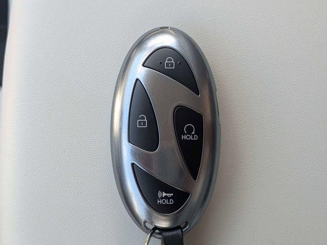New 2026 White Hyundai SEL FWD image 31