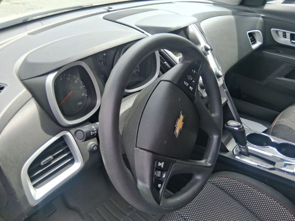 Used 2016 Silver Chevrolet LS image 11