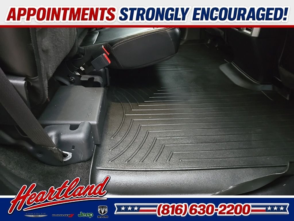 Used 2018 Black Ford Lariat image 101
