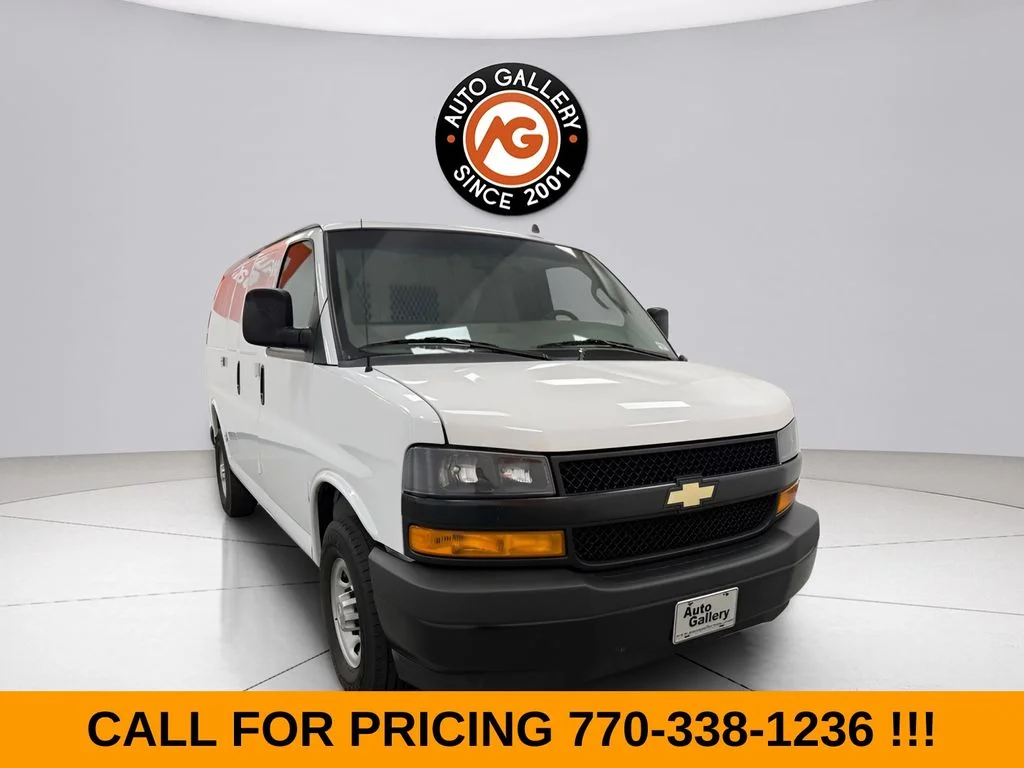 2023 Chevrolet Express 3500 Work Van HD's photo