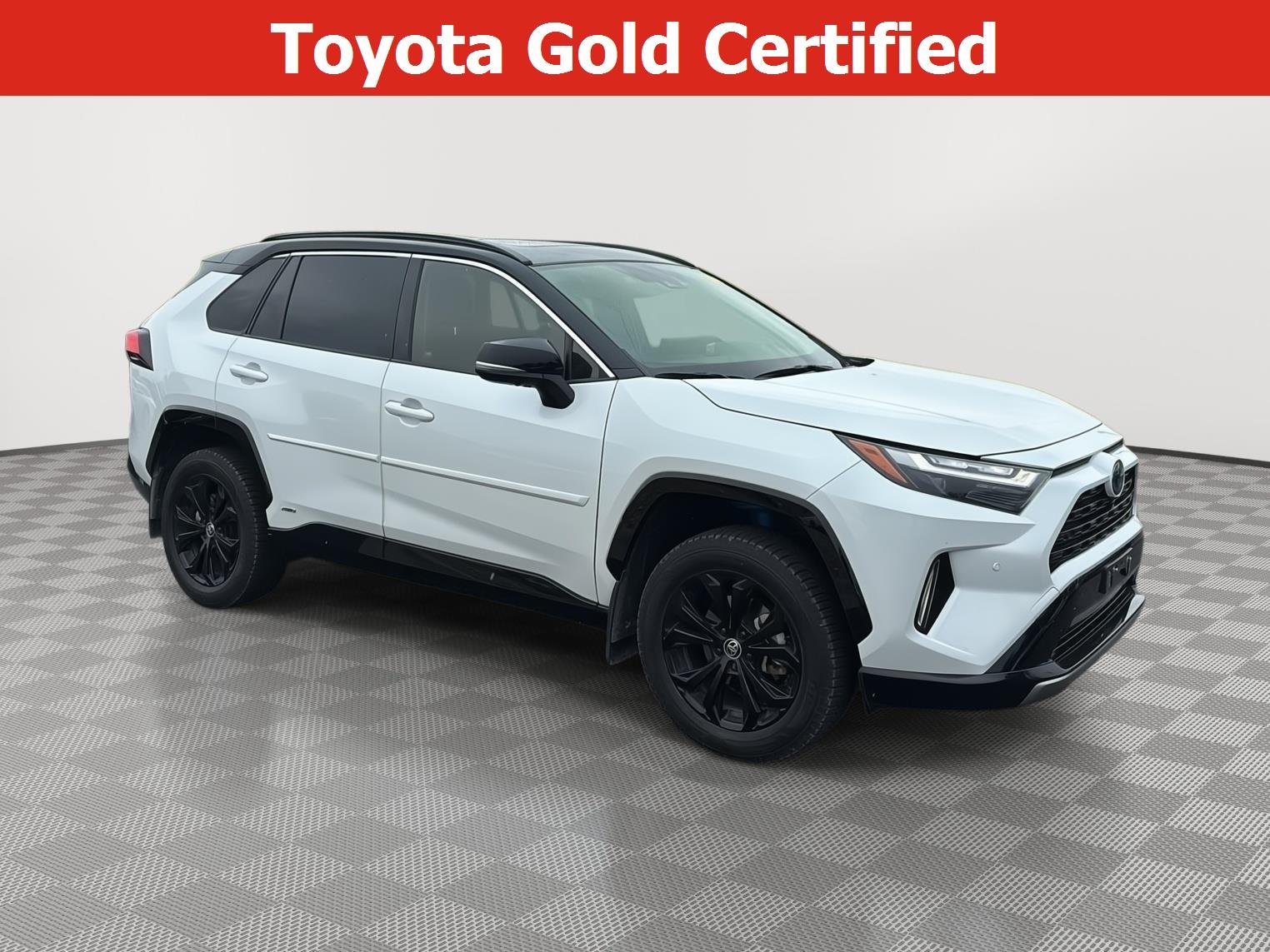 Used 2024 Wind Chill Pearl/Midnight Black Metallic Toyota XSE image 1