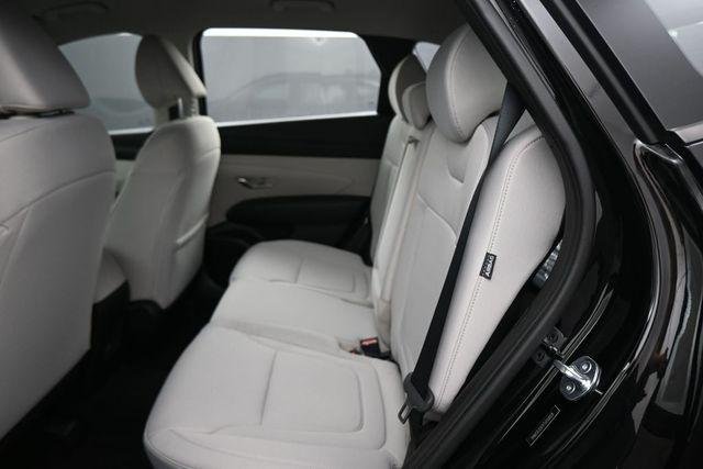 New 2026 Black Hyundai SE FWD image 14