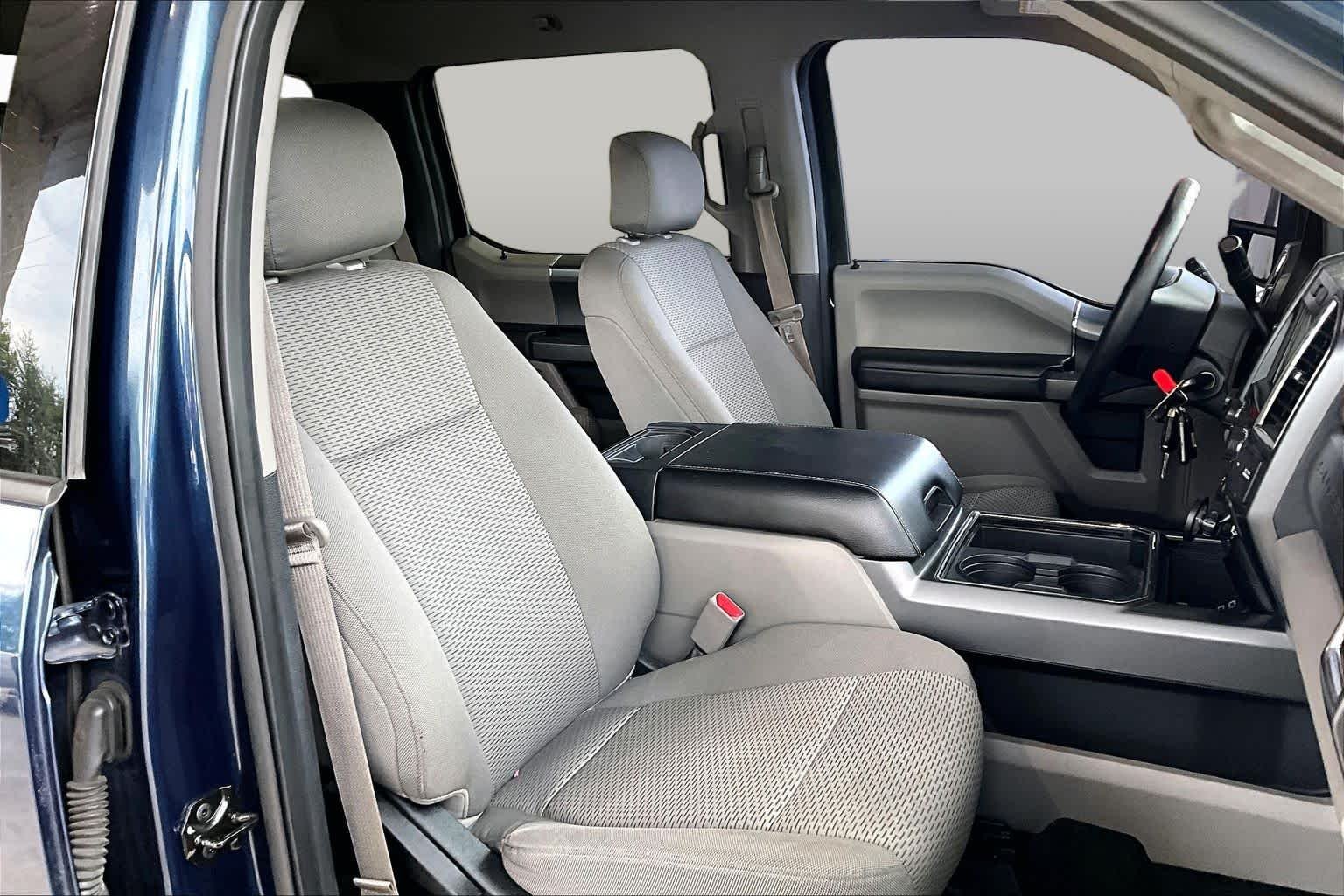 Used 2017 Blue Jeans Ford XLT image 9