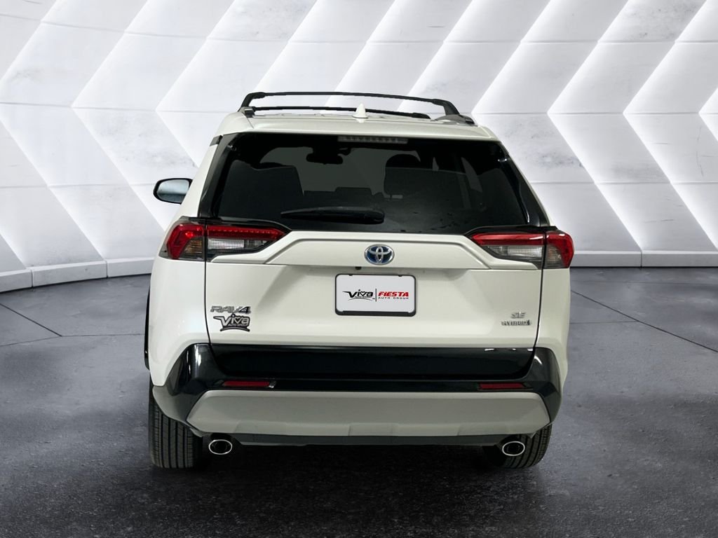 Used 2022 White Toyota SE image 5
