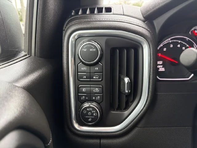 Used 2022 Gray Chevrolet RST image 27