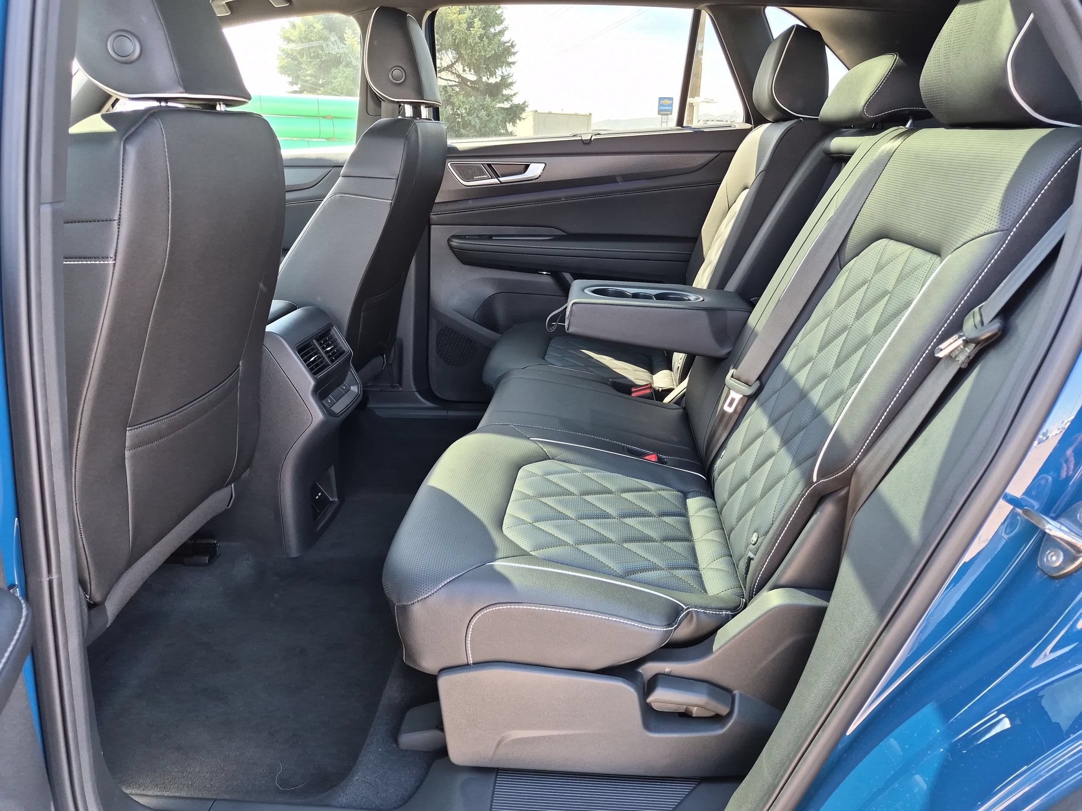 New 2026 Mountain Lake Blue Metallic Volkswagen 2.0T SEL Premium R-Line image 15