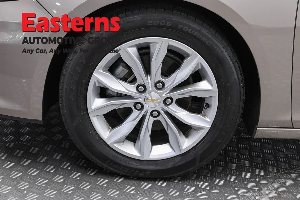 Used 2023 Gray Chevrolet LT image 32