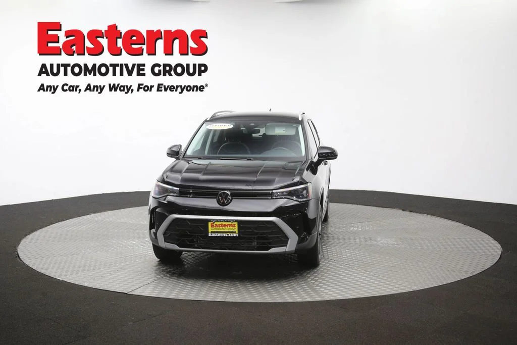 Used 2025 Black Volkswagen 1.5T SE image 53