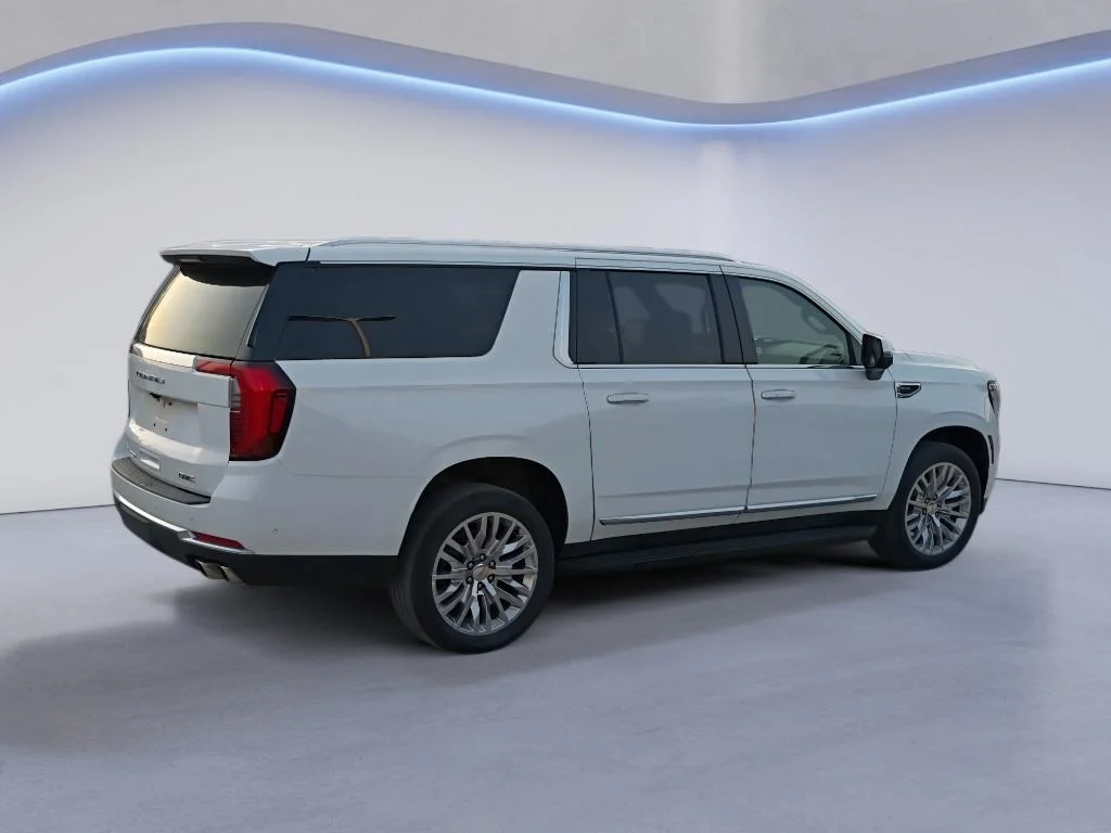 Used 2025 White GMC Denali image 6
