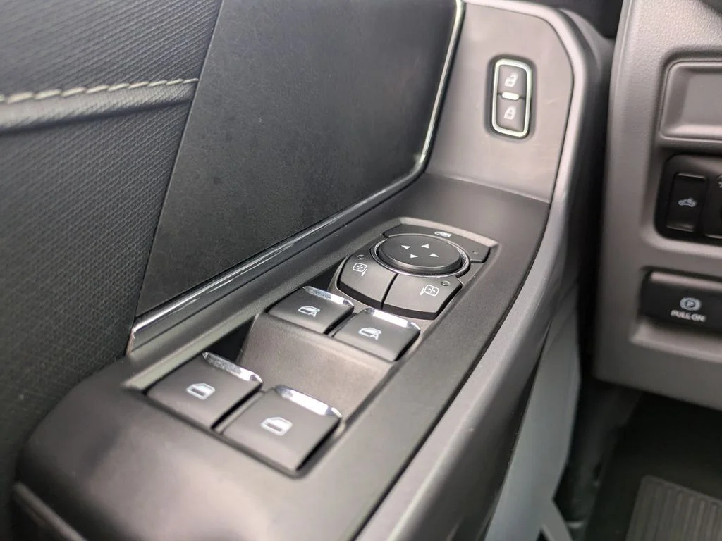 Used 2025 White Ford XLT image 23
