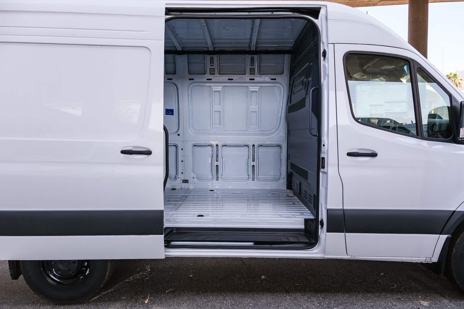 New 2025 Arctic+White Mercedes-Benz Cargo 144 WB  RWD 2.0L 4-Cylinder image 15