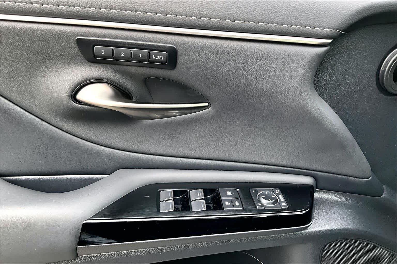 Used 2024 Caviar Lexus  image 34