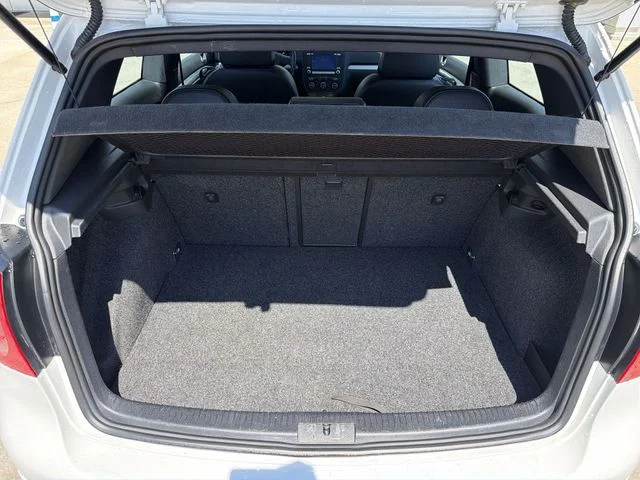 Used 2008  Volkswagen Base image 25