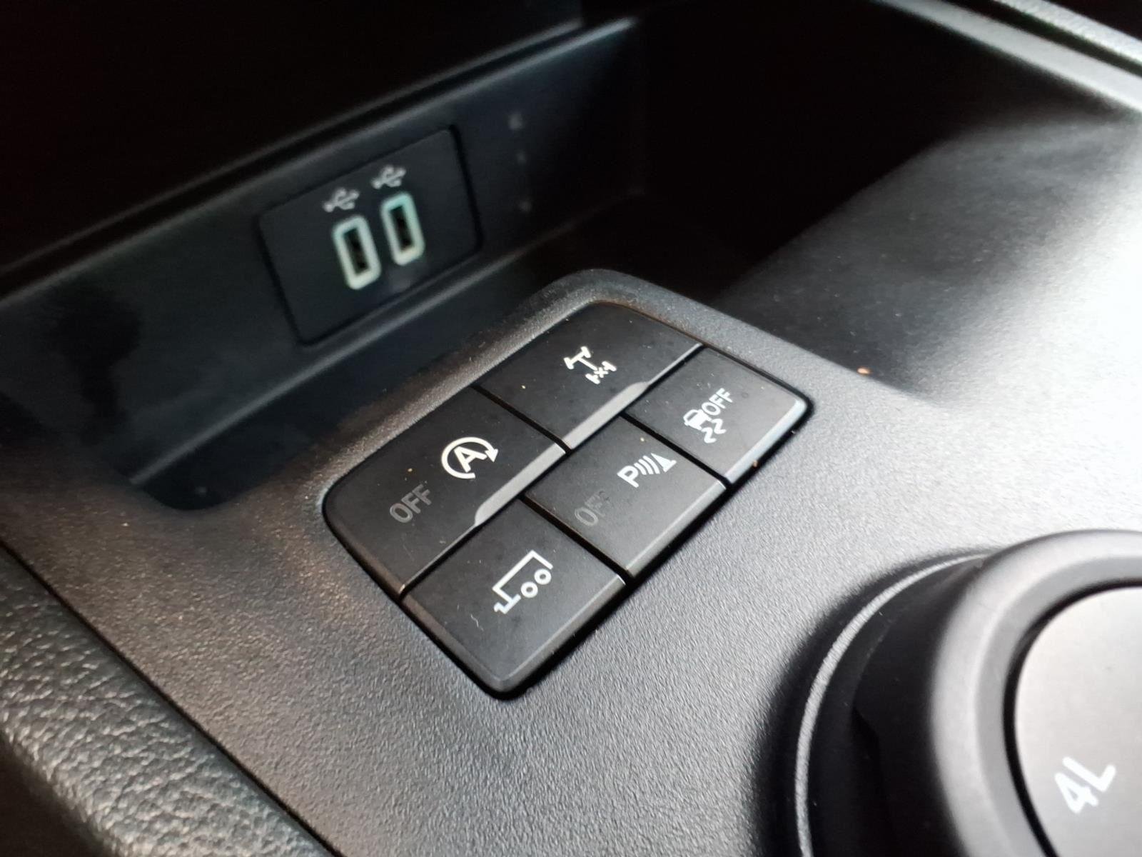 Used 2019  FORD  image 7