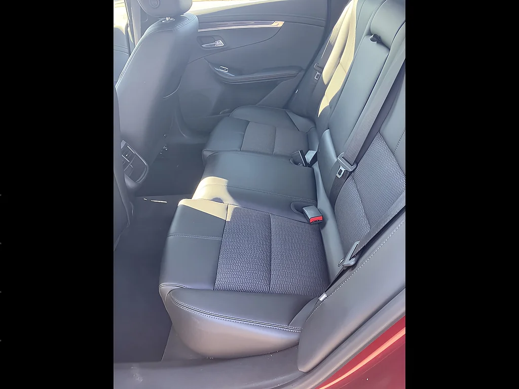 Used 2017 Siren Red Tintcoat Chevrolet LT image 9