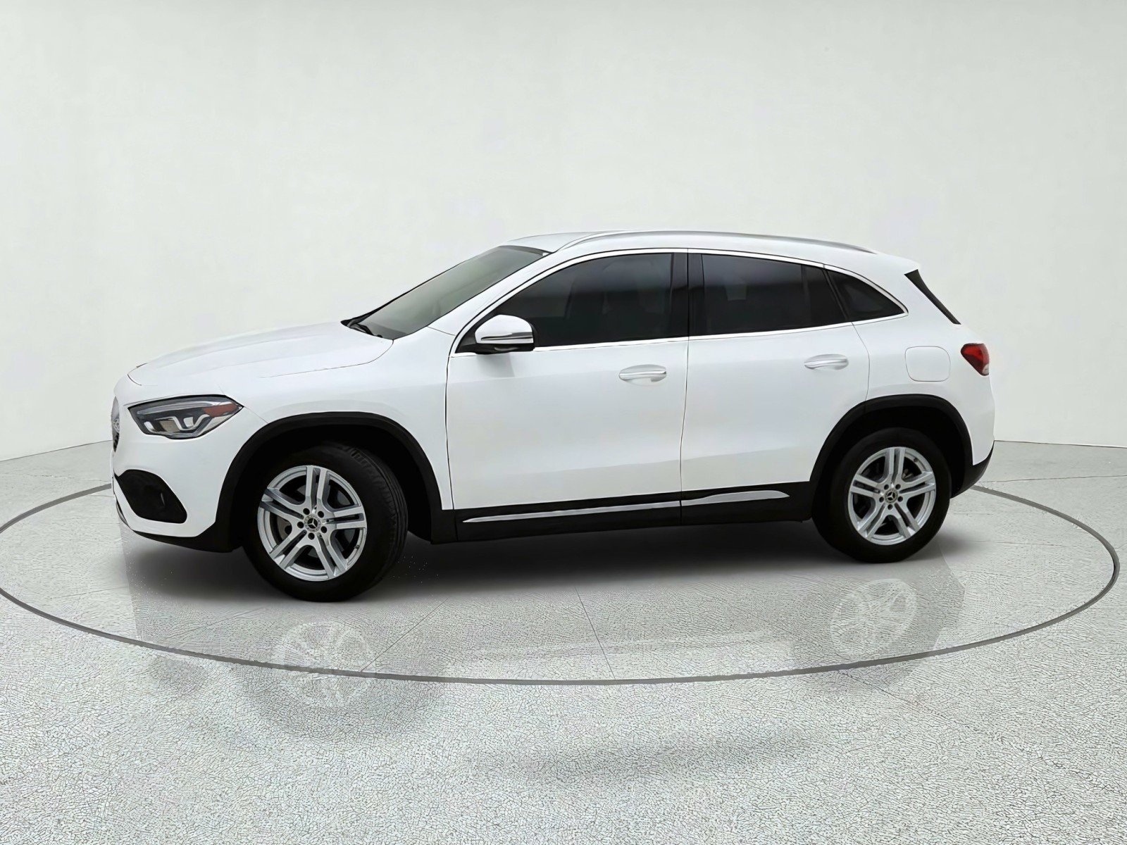 Used 2021 Polar White Mercedes-Benz GLA 250 image 14