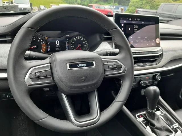 Used 2024 White Jeep Latitude image 11