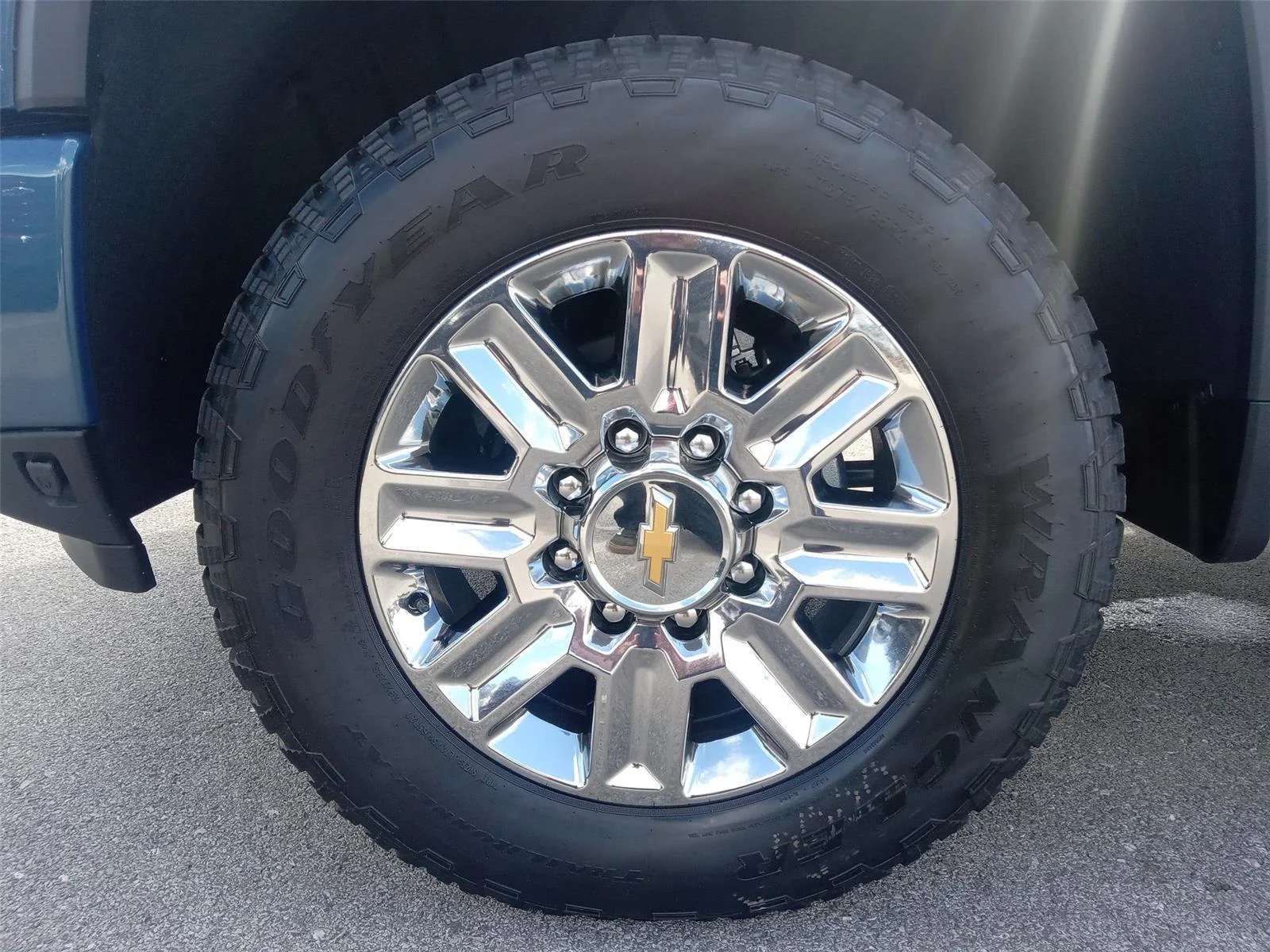 New 2026 Lakeshore Blue Metallic Chevrolet High Country image 28