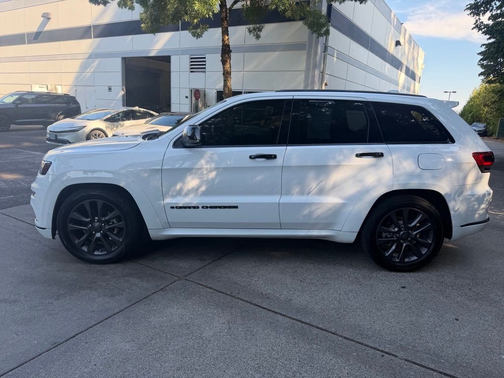 Used 2018 Bright White Clearcoat Jeep Overland image 7