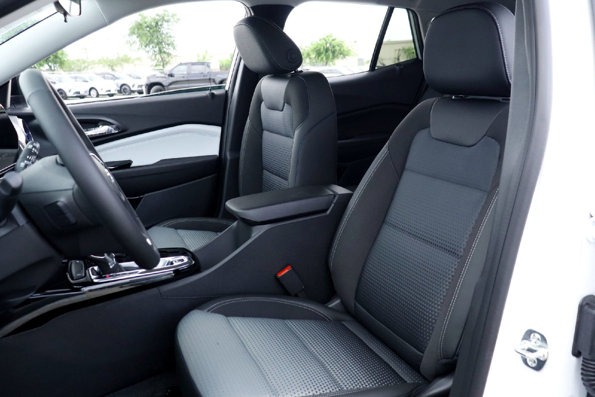 2026 Chevrolet Trax LT - Photo 9