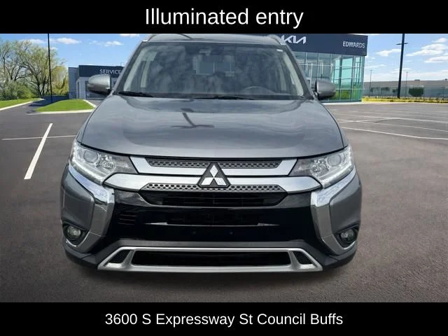 Used 2020 Silver Mitsubishi SEL image 11