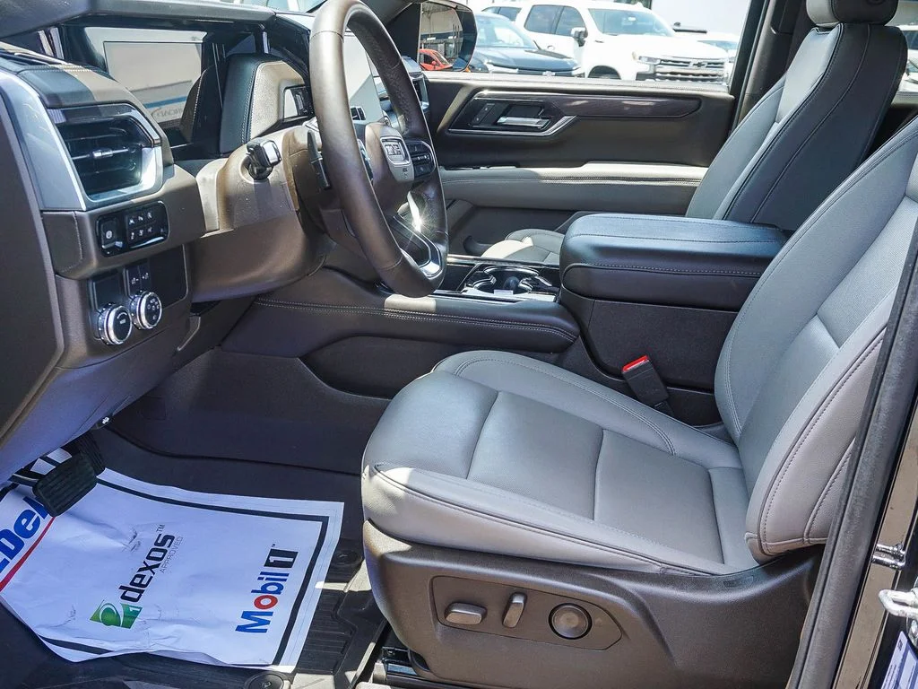 Used 2025 Black GMC Elevation image 17