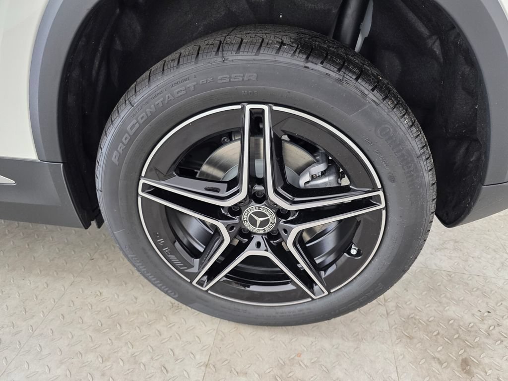 New 2026 Polar White Mercedes-Benz GLA 250 image 28