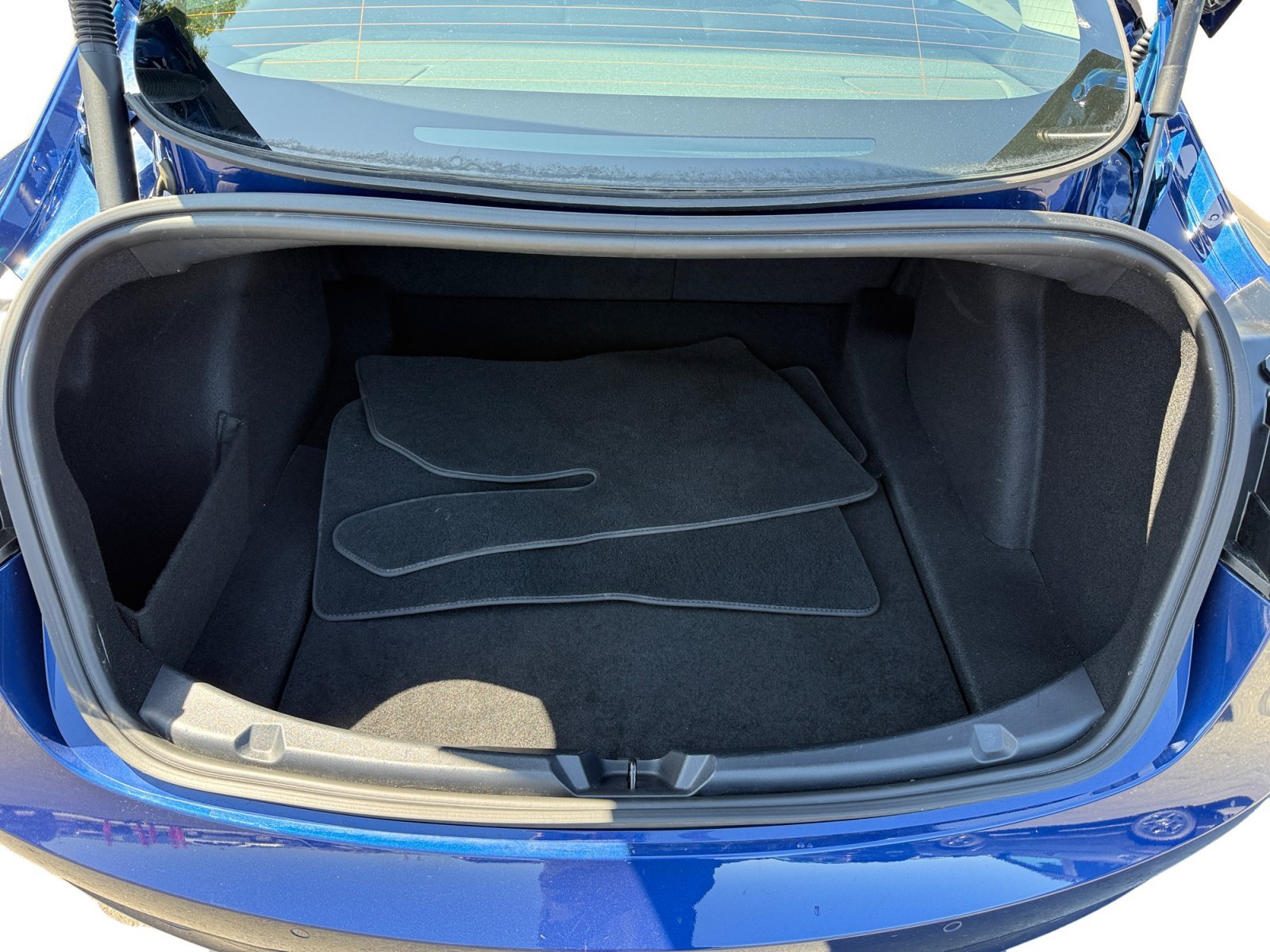 Used 2021 Deep Blue Metallic Tesla Performance image 17