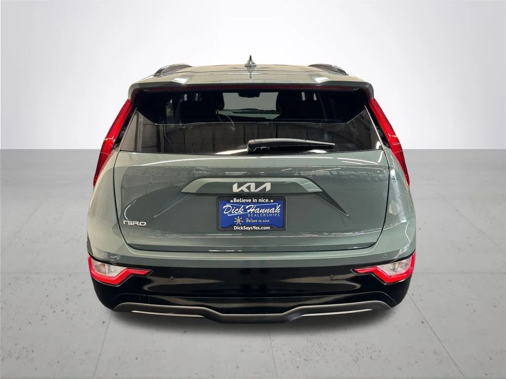 Used 2023 Green Kia Wind image 5