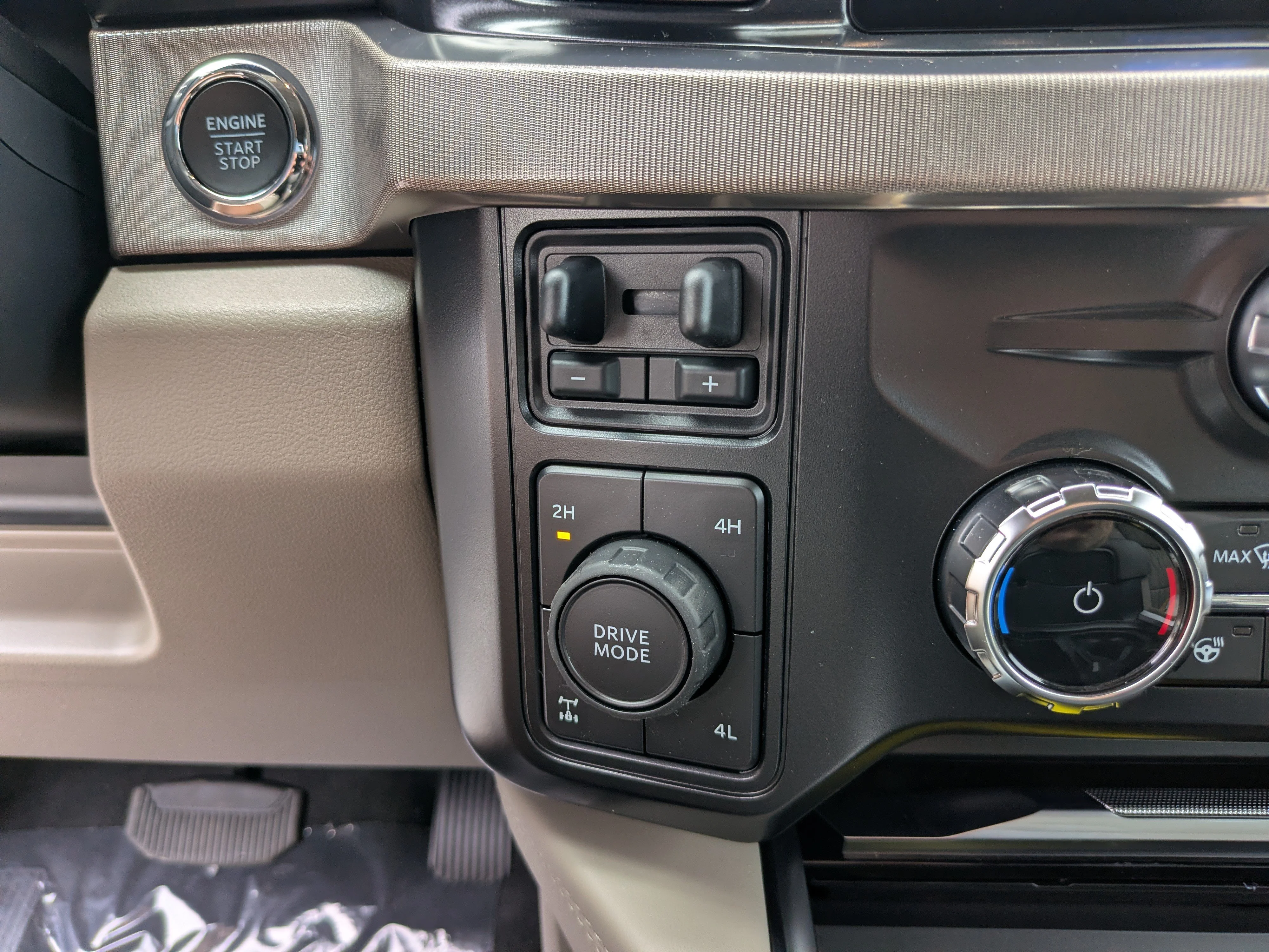 New 2026 Star White Metallic Tri-Coat Ford F-250® Platinum® image 26
